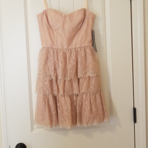BCBGMAXAZRIA Lilah Tiered-Lace Strapless Dress - Picture 4 of 6